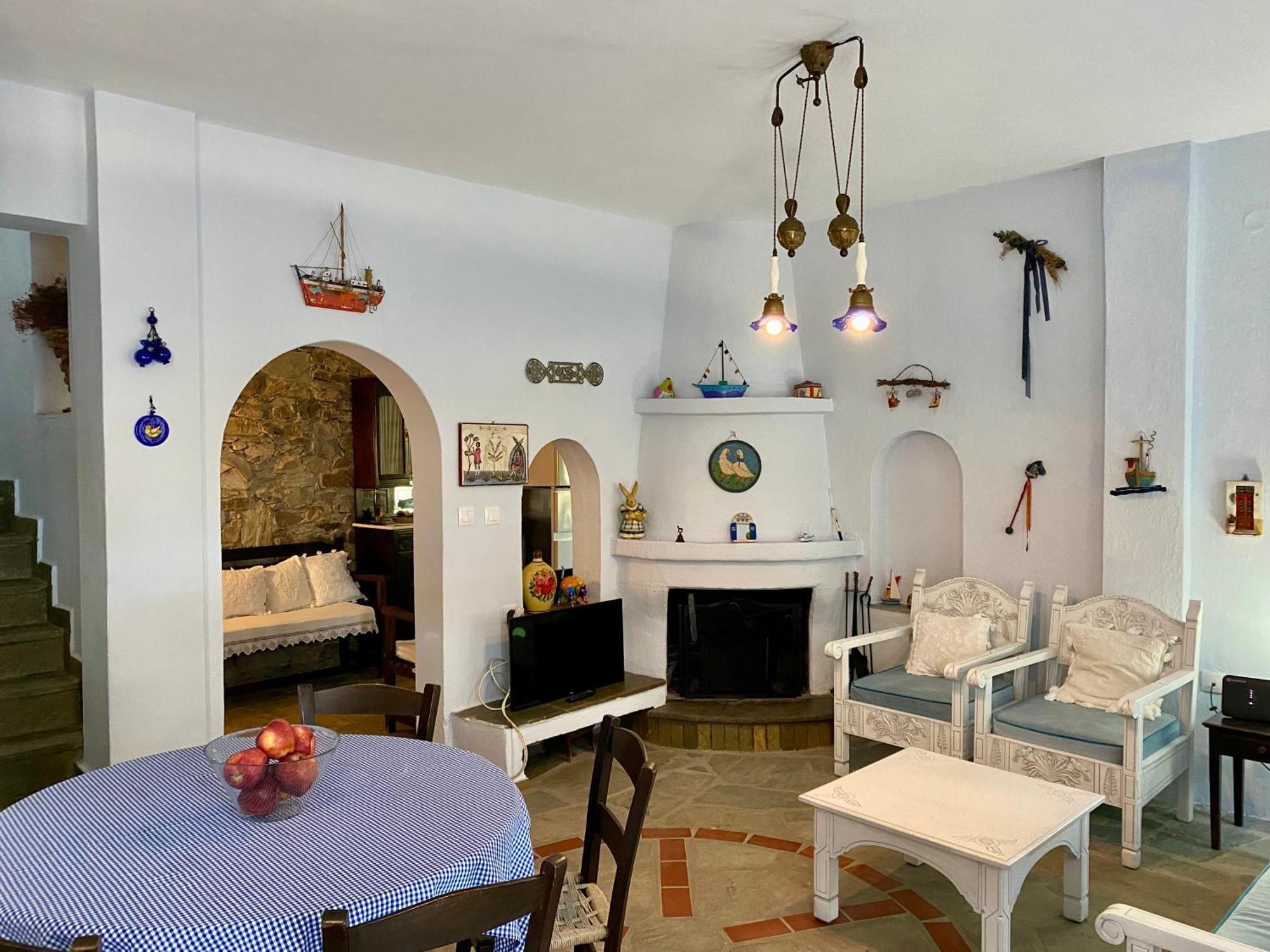 Villa Valia: Traditional Luxurious Residence 피르가디키아 외부 사진