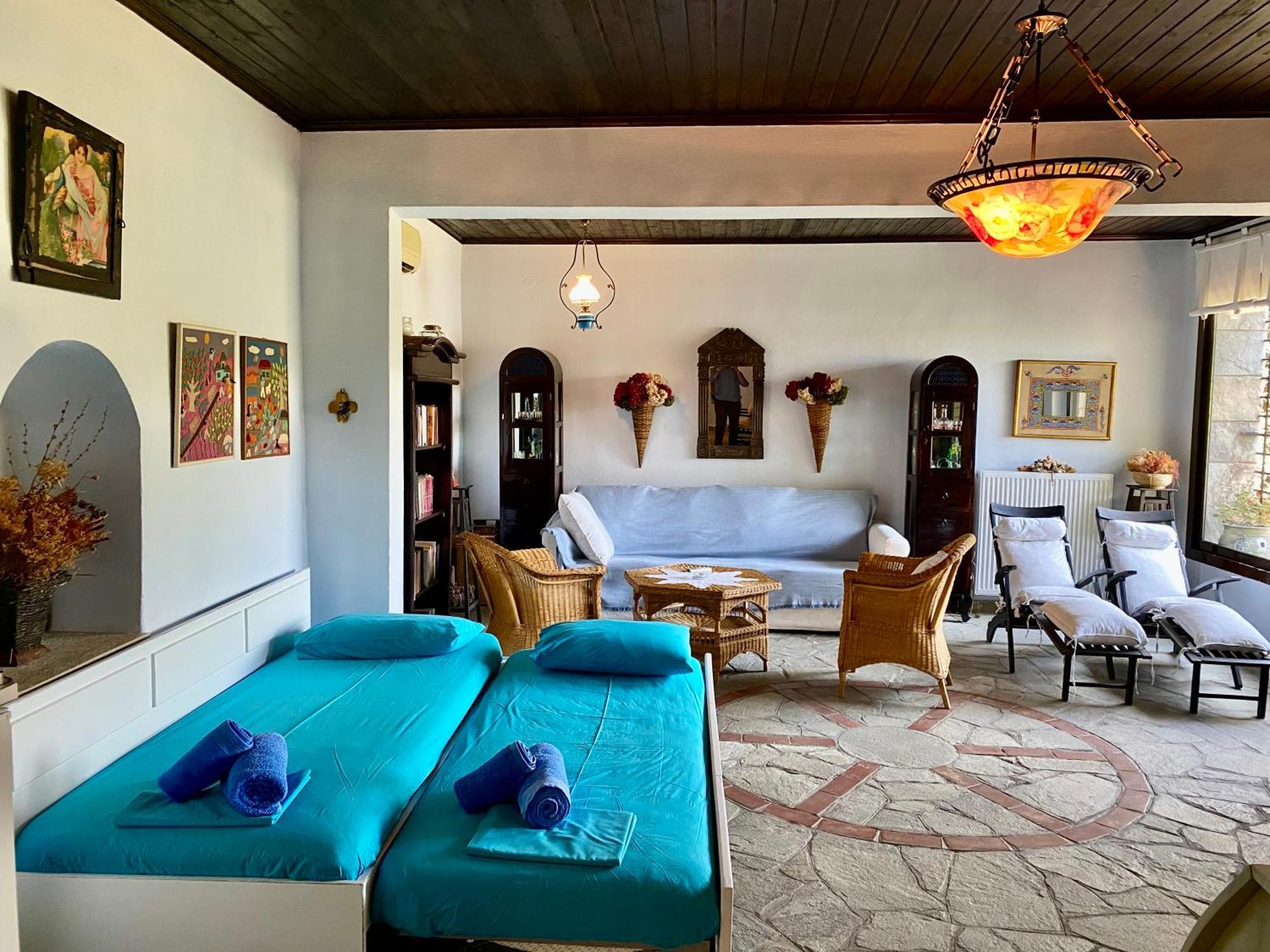 Villa Valia: Traditional Luxurious Residence 피르가디키아 외부 사진