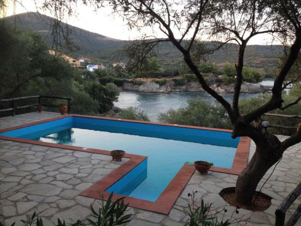 Villa Valia: Traditional Luxurious Residence 피르가디키아 외부 사진